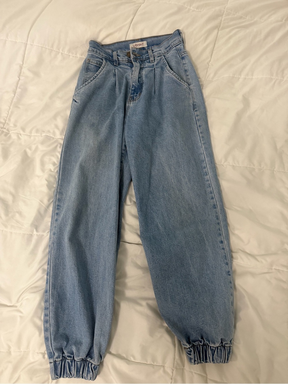 Vintage-Inspired Light Blue Women’s vibrant Jeans
